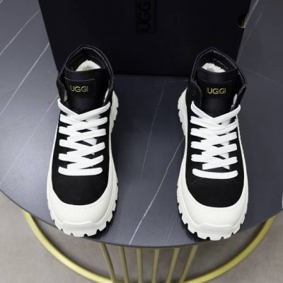澳洲进口加厚羊毛 品牌：UGG正品代购 尺码：39 44 等级： 官网1:1 材料： 头层真皮防水防冻鞋面 真毛内里 原版防滑 柔软 耐磨大底 款式类别：男士休