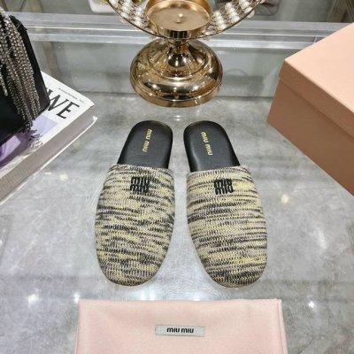 冲量价: 顶级版本代购级Miumiu25早春新款毛线编织包头拖鞋 各路博主着用全新一季做旧系列上脚尤为惊艳到你的一款闭眼入都是不会后悔 搭配还是可咸可甜 Zp开