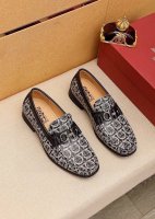 商品商标：Ferragamo 菲拉格慕 休闲皮鞋 正码码数: 38-44 45订制 商品材料：精选 进口头层小牛皮鞋面+奢华五金扣，进口水染牛皮内里。强烈立体视