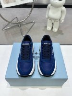 出厂价 ，Prada 225普拉达新品，实力来袭！众多网红同款，时髦百搭Nice单品，意大利专柜代购原版鞋开发，1比1照足原味复刻。今年的主题就是不被定义 通过