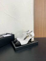 CHANEL 中空跟鞋 CHANEL 小香 24B 菱格电绣中空高跟鞋 超火爆经典款 上脚特别吸睛 时尚潮流休闲百搭 鞋面采用进口小羊皮 内里踮脚均为丝绸羊皮