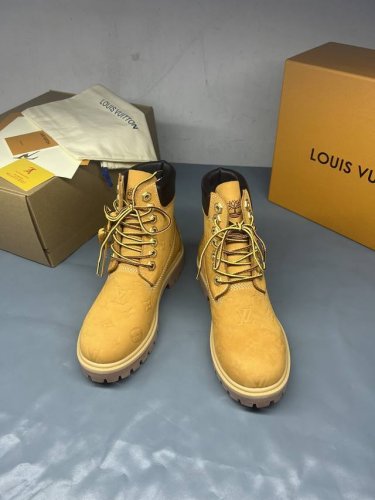 冲量 顶级版本男+10 情侣款Lv X Timberland 添柏岚 联名款 老花 压花 大黄靴 及踝靴 短靴 Lv X Timberland 及踝靴取材 Mo