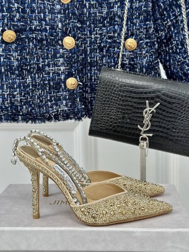 厂价 jimmy Choo 吉米周经典钻石链条尖头水晶高跟凉鞋 超绝的水晶鞋 美到移不开视线 鞋型做的非常秀气 不会过分窄长 内部空间很足 让脚趾能足够的放松