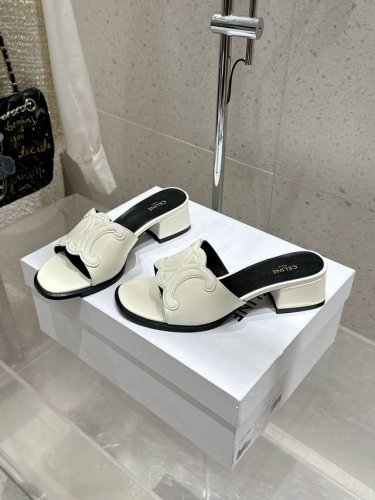 顶级版 celine 赛琳早春新款春夏新品凯旋门罗马粗跟拖鞋非常高级的一款凯旋门设计极具品牌辨识度，超级好看百搭，好少女鞋面：进口漆皮内里：进口山羊皮大底：进口