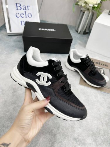 香奈儿 Chanel 款新色休闲运动鞋，巴黎时装周 Chanel 走秀款，意大利购入原版鞋1：1制作，面料：原版订做高反光材料 高丝光绒面牛皮，透气网拼接，1厘