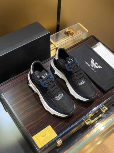 商品名称：Armani 阿玛尼 正规码数: 38-44 休闲鞋 商品材料：精选 牛皮鞋面，柔软羊皮垫脚；原厂特供大底。