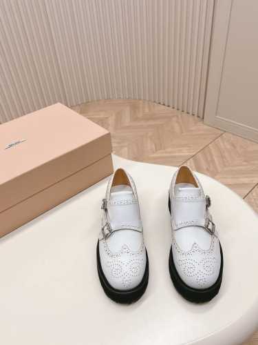 出厂价 2024系列 Miumiu church's孟克皮鞋，僧侣鞋 英伦复古、巴洛克雕花元素 又美又飒！酷炸街！惊为天人！ 鞋面虽是邦邦硬挺，但穿起却很舒适.