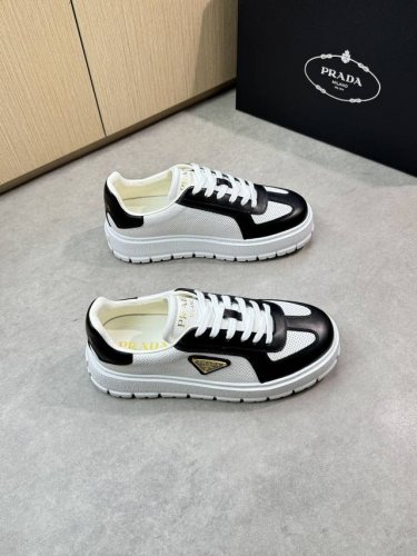 prada 普拉达 -高端品质 原单休闲运动鞋 -鞋面 进口纳帕小牛皮 打孔小牛皮 鞋身车缝品牌金属扣件 鞋舌.后跟 丝印品牌Logo -内里 水染牛皮 -大底