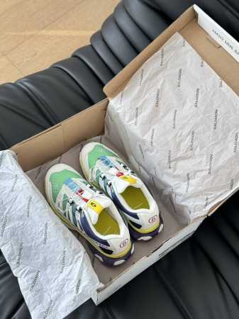 满邦单鞋 MM6 X Salomon 2024联名款休闲鞋 各自品牌基因完美的糅合 不要太帅 原版开发 顶级品质 原版大底 Size:35-44 - 点击图像关闭