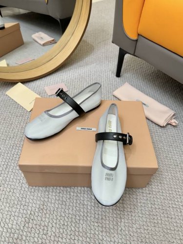 工厂p皮 2025Miumiu缪缪网纱芭蕾舞鞋 2025缪缪网纱芭蕾舞鞋 配色好美好温柔 彻底圈粉这双Miumiu芭蕾舞鞋啦 纱网面真的好美 上脚真的仙气飘飘的