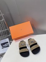 男10 Ηermes 爱马仕春夏经典情侣款二舅拖鞋 Chypre 丑萌丑萌二舅拖鞋 老头拖鞋，上脚简直太舒服了！憨厚又可爱！ 全混种羊皮包底台,真皮沿边条 注意