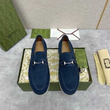 G家新品 Gucc* 古-驰 马衔扣男士乐福鞋 便鞋 官方售价 Rmb ,900 这款单品出自gucc* Lido系列，设计灵感源自意大利海岸的夏日风情和海滩俱 - 点击图像关闭