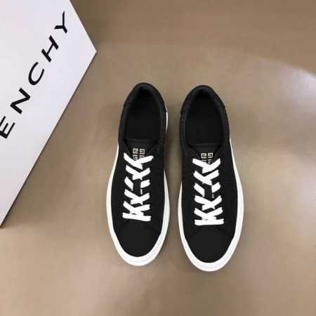 Givench* 新品男士运动鞋板鞋，采用进口牛皮打造，鞋舌金属铭牌镌刻Givench* Logo。内里进口羊皮打造 原版独立乳胶鞋垫，原版大底底。Size 3 - 点击图像关闭