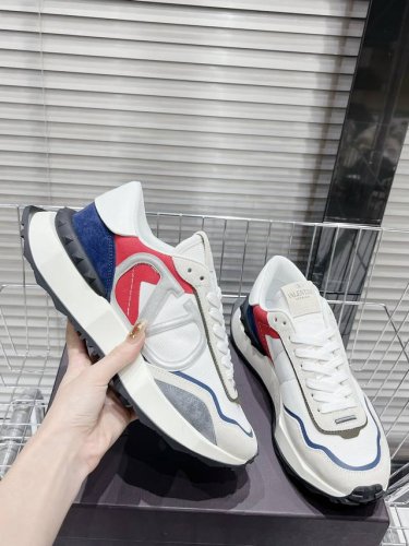 Valentino 码数:39 44 38.45定做 华伦天奴 运动鞋系列 valentino华伦天奴V家 新款Netrunner系列 休闲 气垫 情侣运动鞋