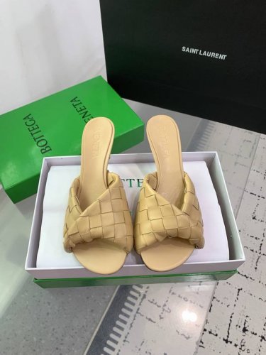 Bottega Venetabv Blink系列纽结编织饰带高跟凉拖鞋 Ins 小红书巨多网红明星上身 真的太美了高级穿着又仙女 简约时髦又有设计感而且非常非常