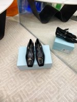 出厂 25 新品专柜新款玛丽珍系列上新 鞋面：原版定制牛漆皮私模五金扣激光穿孔工艺内里：特定混种羊皮内里大底：原版开模真皮大底 鞋码: 35-39 40定制不退