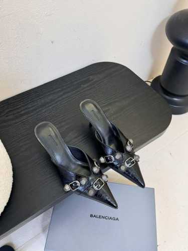 balenciaga* 2025春夏新款朋克风高跟凉鞋尖头小高跟时髦有型，十足的潮流范儿对版高订牛皮面料，羊皮内里，意大利进口真皮大底，，尺码：35-39# 4