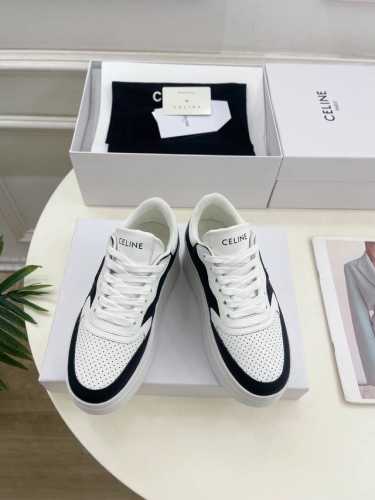 CELINE 赛琳 25 2025春夏新品 BLOCK TRIOMPHE拼色厚底小白鞋运动鞋上新！ 这一季的赛琳真的是开了挂、太有特色了 今年必须要入手一双ce