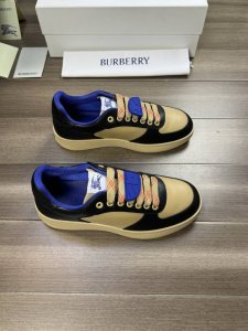 burberry 巴宝莉 -高端品质 原单 -鞋面：进口纳帕小牛皮、鞋舌品牌布标 -内里：帆布内里 -大底：橡胶; 双色成型大底 -超高品控 做工精细：凸显 高