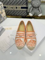 DIOR GRANVILLE 2024官网新款渔夫鞋，草编鞋提花绣刺渔夫鞋。頂級高版本原版1：1復刻 Dior迪奥春夏新D家 经典logo压花设计可谓是这两主年