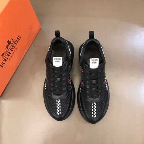 实价 H高端奢品 2022春夏新品系列，男士chris休闲运动鞋，面料采用意大利进口小牛皮 鞋身纯手工编织工艺，手感柔软细腻 搭配牛皮内里 Tpu大底耐磨防滑