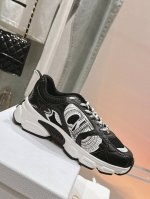 P470顶级品质全新升级 情侣款经典休闲运动鞋 原板开模打造 各方面细节欢迎鉴定对比 鞋面原版网格牛皮 内里舒适透气网布 原版Eva鞋底超轻超软！ 女码:35-