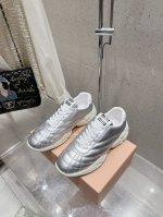 Miumiu缪缪走秀款棒球鞋 系带休闲鞋增高百搭小白潮鞋 新出的‘舒适度真的让人一整个心都融化鞋型整体都狠秀气不笨重、圆头休闲鞋 鞋面: 原版金属牛皮内里:金属