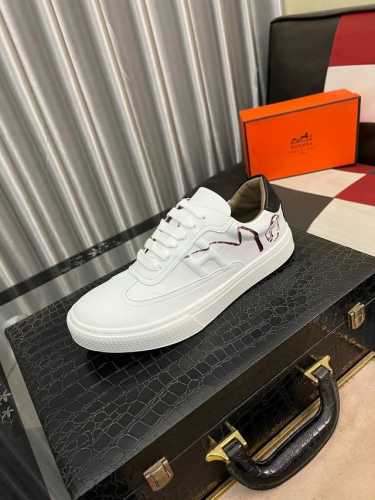 出厂价Pp： 爱马仕Bouncing运动鞋，男士休闲运动鞋，鞋面牛皮拼接高端网布打造，进口材质，质感十足，轻盈鞋底装饰撞色图案，打造百搭时尚风格。Size：38