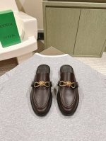BOTTEGA VENET* 皮质编扣，女士Astaire穆勒拖！原版一比一做法 一致五金 当今流行的又一趋势 天花板啦，精致平底 包裹面料 同色跟皮 用心设计