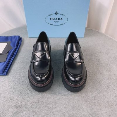 P家最新款 面：进口开边珠牛皮 里：超软水染牛皮 底：原版开模大底，厚约4.5cm size:35-41