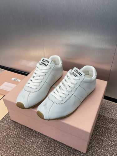 工厂价 Miumiu 2024高定系列走秀新款系带休闲运动女鞋 缪缪明星同款字母logo圆头拼色阿甘跑鞋材质:鞋面进口小牛皮 进口羊猄皮+水染羊皮内里+原版开模