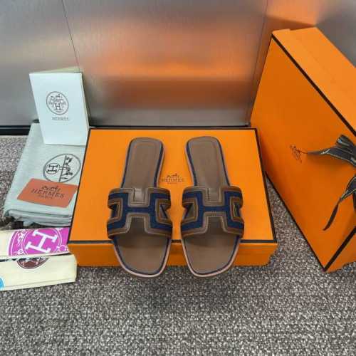工厂价平底 高跟 爱马仕 Hermes 春夏经典款 Oasis 粗跟拼色工字拖女鞋 圆头露趾凉拖鞋 材质：进口小牛皮+水染羊皮水里+意大利真皮大底 跟高：平底