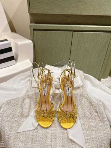 Aquazzur* 菠萝早春专柜新品仙女时装鞋系列，大量上新同步官网全系列均可定制龙年主打一个火爆，全网各大网红纷纷开秀，绝美的穿搭系列！ ★★★★★ 鞋面 P