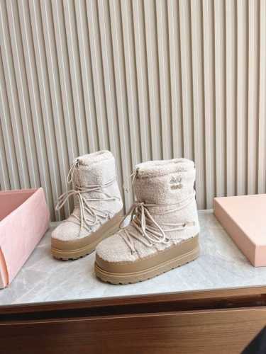 出厂 独家顶级版本 MiuMiu缪缪24ss系列，女士徽标尼龙华达呢雪地派对金属标双色厚底收缩系带羽绒雪地靴滑雪靴胖头靴！ 有轻奢的内蕴品质，自带温暖的腔调，材
