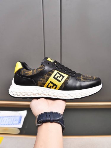 FD主推爆款 前卫百搭时尚男鞋私版开模，进口小牛皮，透气头层羊里时尚干脆、大气个性更潮更抢眼更追求档次，它将颠覆旧念，与您共度时尚潮人必备 高大上的舒适大低，高