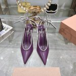 出厂 原版一比一复刻顶级Miu Miu 缪缪25春夏 尖头高跟后空绑带凉鞋一眼看上miumiu这双高跟鞋，上脚果然更惊艳~镂空尖头、蝴蝶结，集性感与于一体的高跟