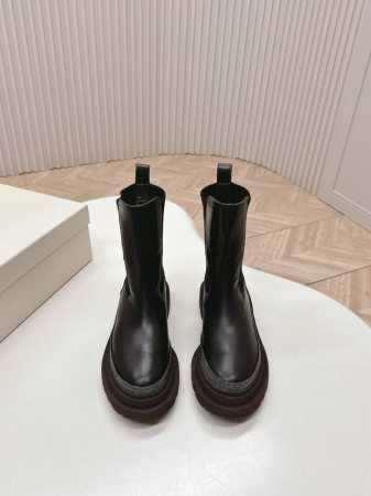 Brunello Cucinelli24秋冬新款BC秋冬靴子系列 切尔西靴，马丁靴 BC是意大利知名品牌，品牌独特设计 ，洋气优雅复古又高级高级百搭之王，脚感很 - 点击图像关闭