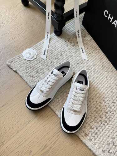 Chanel 24K新款休闲小白鞋 顶级版本！非常轻 运动通勤必备 侧面注塑logo 上脚很秀气 鞋面原版定制牛皮 内里羊皮 原版大底 码数：35-41 定制不