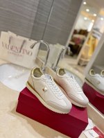 出厂价Pp： Valentino专柜同步新款 情侣款，女35-41.男38-46 1:1专业开发，高端制品 大底:进口环保橡胶+高弹耐磨绒。无缝压制组合 面料: