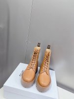 Celine思琳秋冬走秀款杨幂同款马丁靴、无敌显瘦马丁靴、做旧双色效果小牛皮皮质柔软鞋底厚5Cm左右、增高显腿细、原版定制小牛皮、牛皮内里真皮沿条原版开模大底s