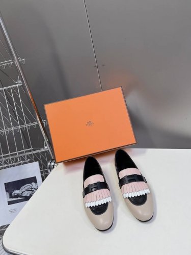Hermes 爱马仕经典热卖代购级乐福鞋 穆勒单鞋 海外代购买手货源，纯原定制 韩国客过毒验收 1一级定制胎牛皮面料，马克缝线 纯手工滚边 2混种羊皮内里 垫脚