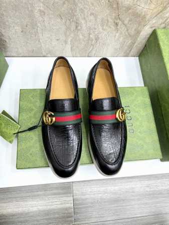 出厂价： 原版1:1拆解g家新品 Gucci古-驰 马衔扣男士乐福鞋 便鞋 官方售价 Rmb ,900 这款单品出自gucci Lido系列，设计灵感源自意大利 - 点击图像关闭