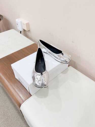 冲量价: P360 *6 已认证 Maison Margiel*玛吉拉Mm6 独家新品最高版本买手代购1:1完美复刻 猪蹄平底分趾Tabi凉鞋单鞋 原版开模双层