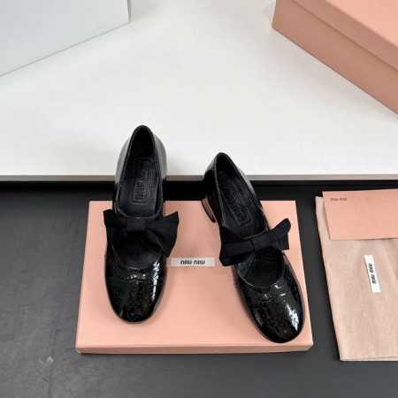厂价 高版本！Miu Miu 缪缪 布洛克皮鞋 25 早春新品 专柜主打最新走秀款 蝴蝶结复古玛丽珍粗跟单鞋火爆上新！ 缪家高货 顶级工艺打造精品质感 无敌舒适 - 点击图像关闭