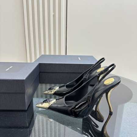 YSL 圣罗兰 SS2024新品 金属头大宝石优雅大气高跟 各种小裙子搭配起来 完全不挑脚型哦 通透的闪钻在光线的照耀下呈现幻彩 真的美的过分 上脚显白的让人上 - 点击图像关闭