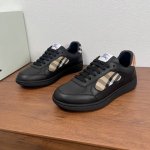 编码 burberry 巴宝莉 新款男士Terrace休闲运动鞋 采用进口光滑小牛皮精美材质打造 后跟及两侧搭配对比感裁片 装饰标志性沙色精纺 Burberry