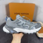 2025 顶级版本Lv路易威登 L家驴牌Runner Tatic系列 厚底 休闲 运动鞋 跑鞋 原版购入开发 ！ 本款 Lv Runner Tatic 运动鞋融