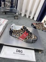 商品商标 Dolce&Gabbana 杜嘉&班纳 正码码数: 38-44 45 46定制 商品材料 鞋面意大利进口麻布鞋面 羊皮内里垫脚 手工涂鸦工艺 原厂特供