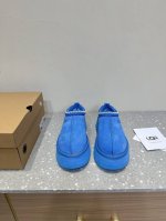 UGG 24ss秋冬新款 名族风厚底 刺绣懒人半拖雪地靴 一款增高神器，显高还又拉腿长 看多了经典款 需要一些点缀 成为寒冬流行穿搭的主流趋势 漫长的冬日还有什