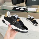 Chanel 2024新款 手工坊系列 小羊皮小圆头 可爱指数十颗星 精致山茶花五金装饰， 羊皮内里，脚感超舒服 面料：进口小牛皮 ，颜色：黑色、黑白色，粉白色